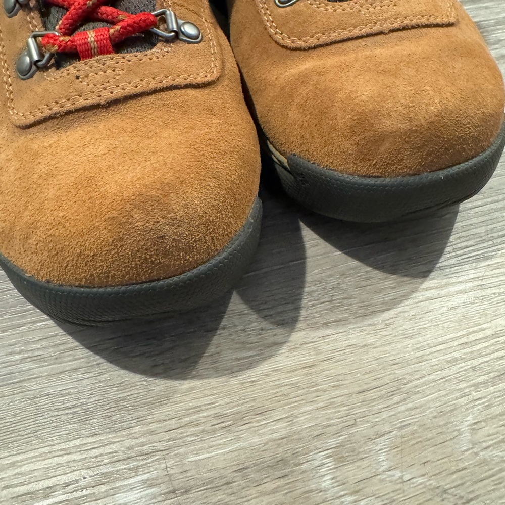 Columbia Brown Suede Hiking Boots with Red Accents - Picture 4 of 12